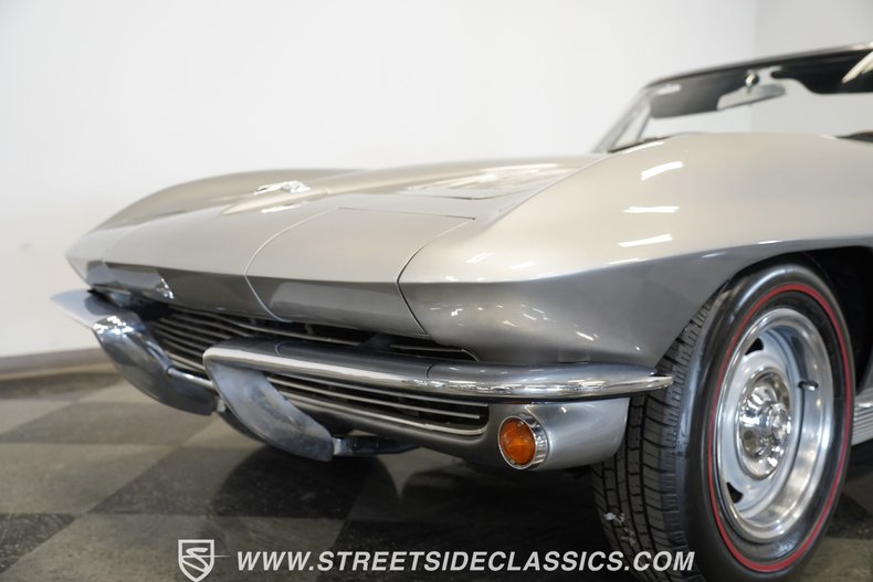 Chevrolet-Corvette-1963-Sebring-Silver-Dark-Blue-32