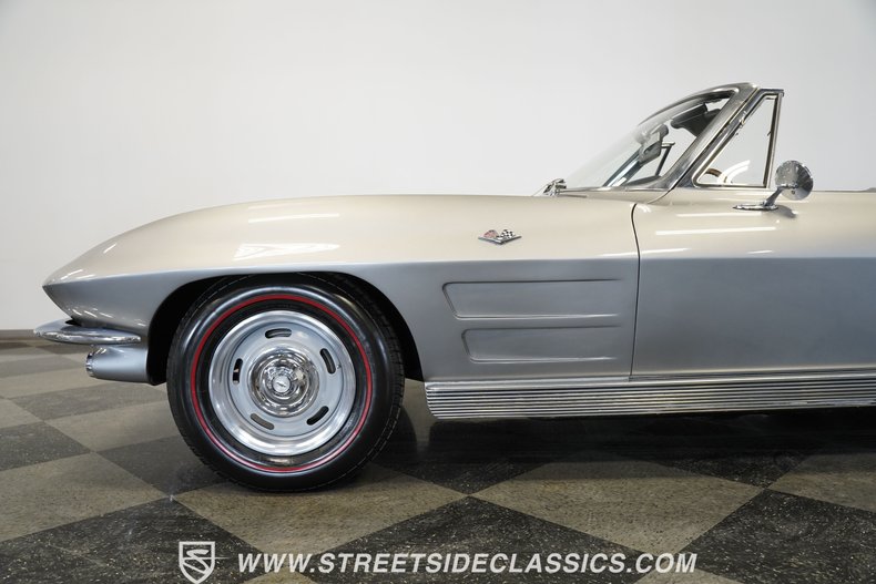 Chevrolet-Corvette-1963-Sebring-Silver-Dark-Blue-33