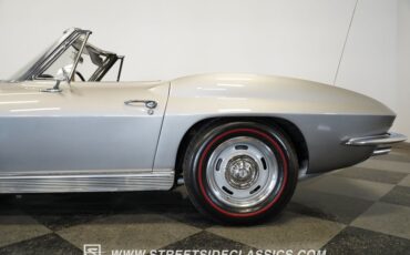 Chevrolet-Corvette-1963-Sebring-Silver-Dark-Blue-34