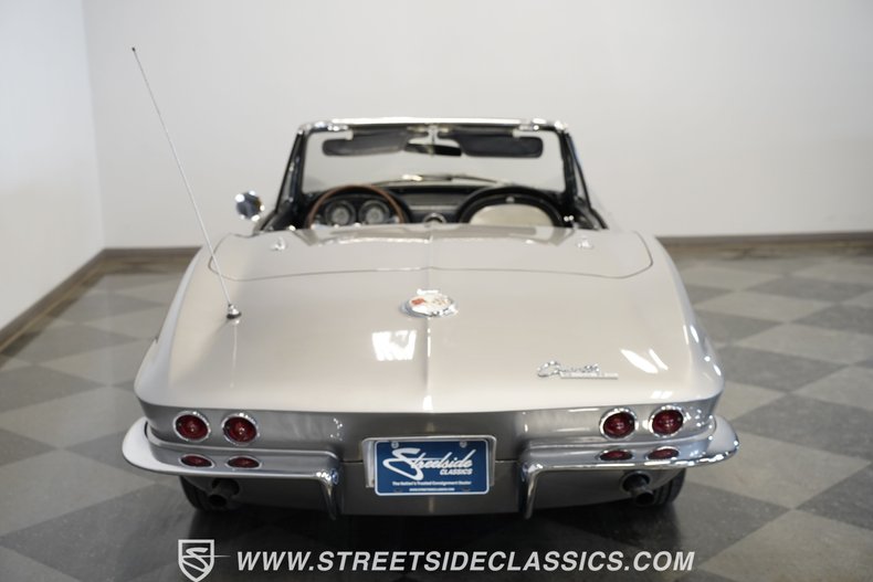 Chevrolet-Corvette-1963-Sebring-Silver-Dark-Blue-36