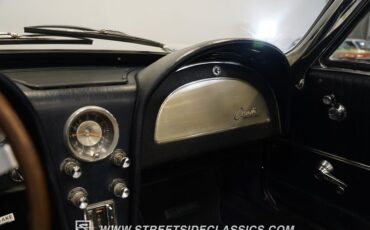 Chevrolet-Corvette-1963-Sebring-Silver-Dark-Blue-46