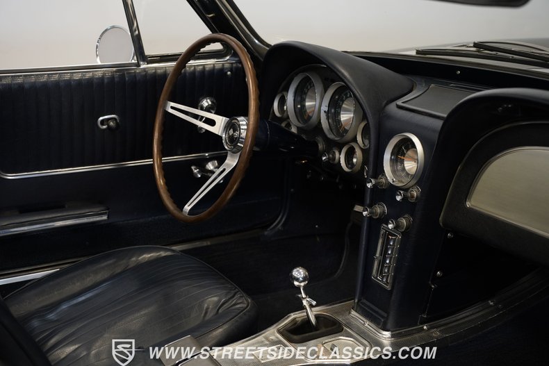 Chevrolet-Corvette-1963-Sebring-Silver-Dark-Blue-48