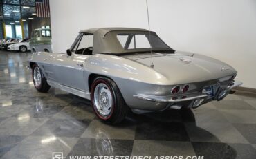 Chevrolet-Corvette-1963-Sebring-Silver-Dark-Blue-6