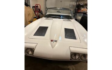 Chevrolet-Corvette-1963-White-Black-1