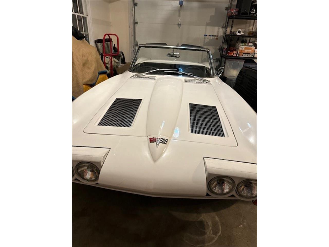 Chevrolet-Corvette-1963-White-Black-1