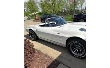 Chevrolet-Corvette-1963-White-Black-3