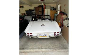 Chevrolet-Corvette-1963-White-Black-5