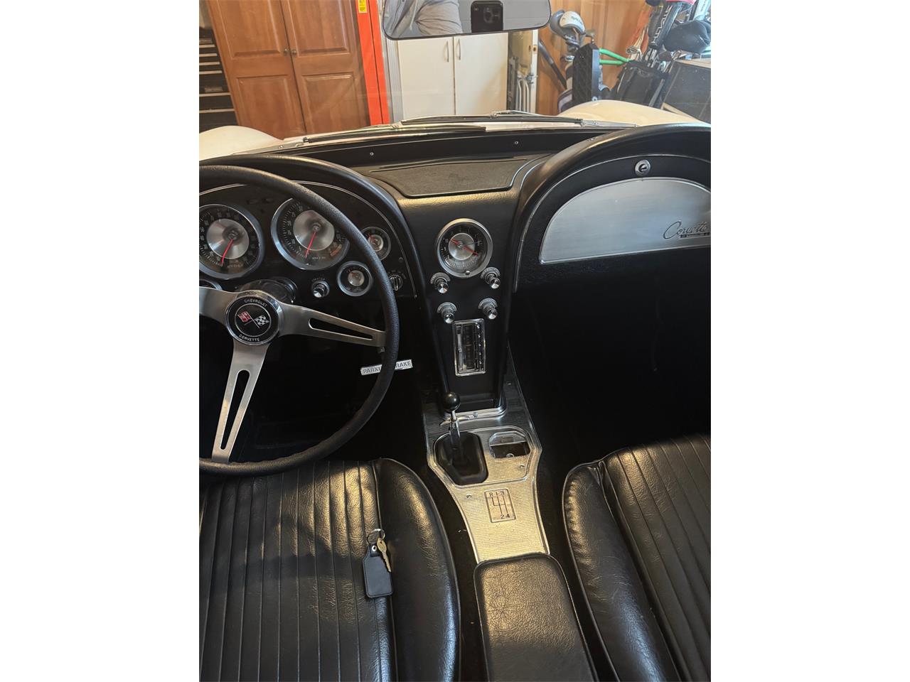 Chevrolet-Corvette-1963-White-Black-8