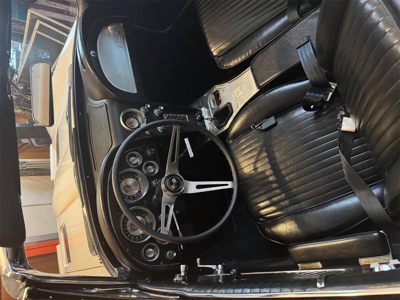 Chevrolet-Corvette-1963-White-Black-9