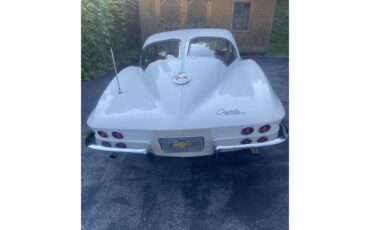 Chevrolet-Corvette-1963-White-Red-3