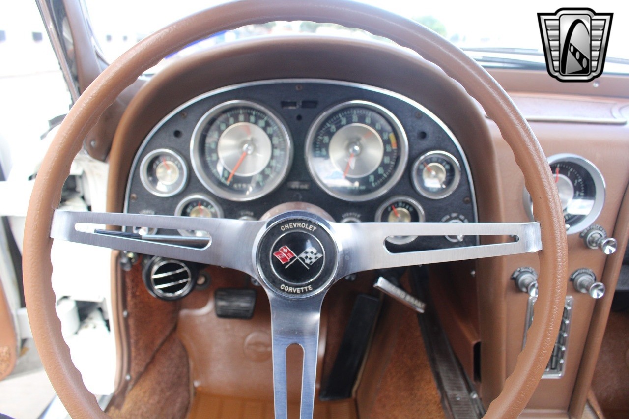 Chevrolet-Corvette-1963-convertible-19
