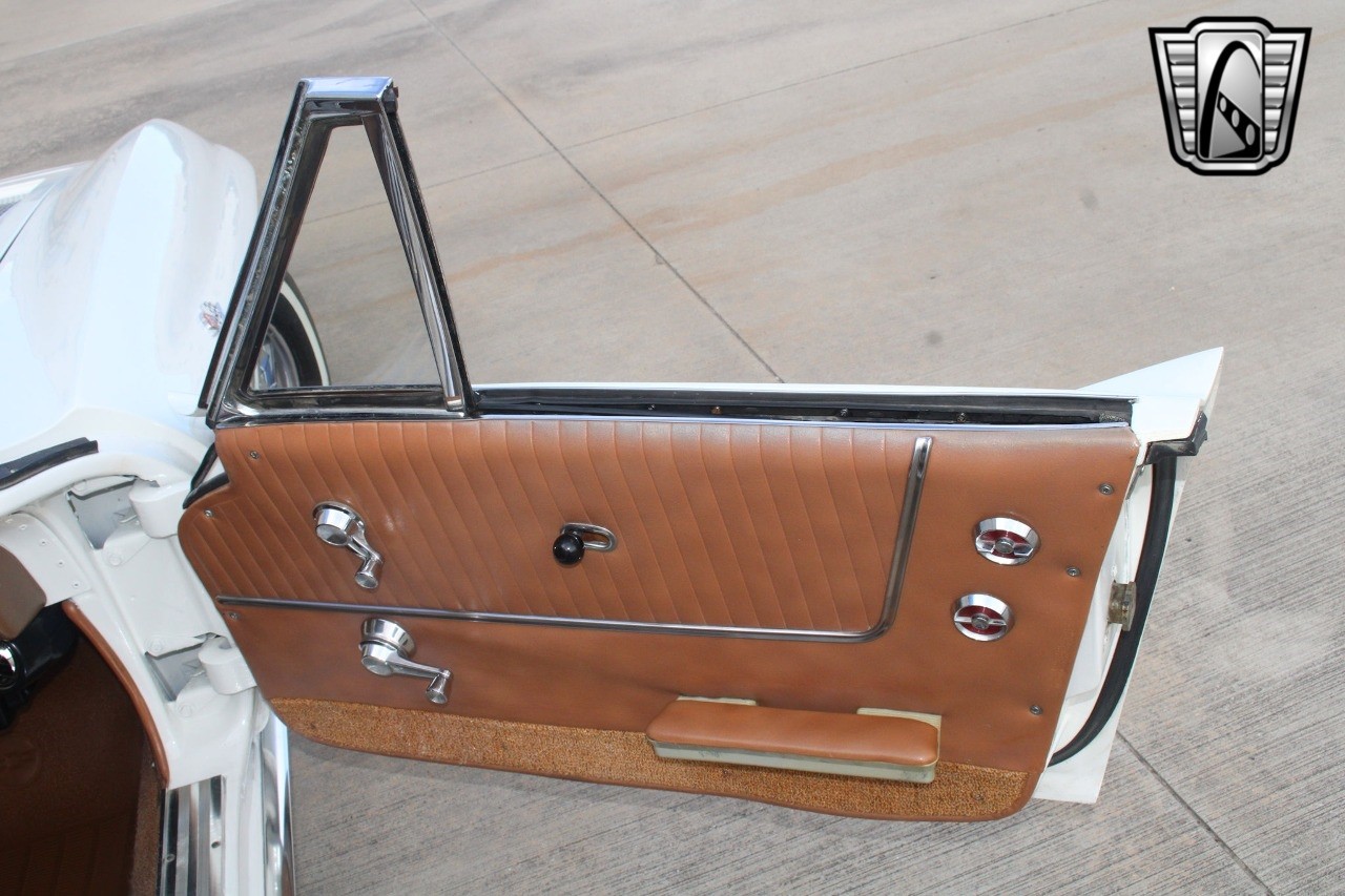 Chevrolet-Corvette-1963-convertible-21
