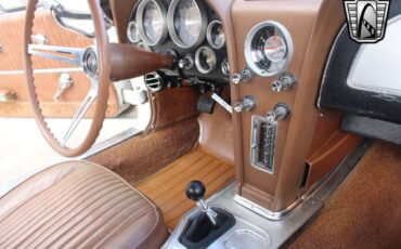 Chevrolet-Corvette-1963-convertible-22