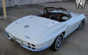 Chevrolet-Corvette-1963-convertible-26