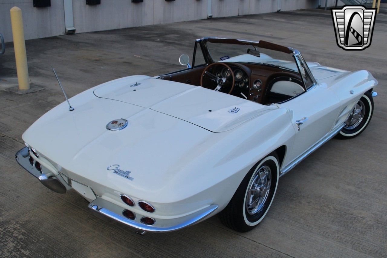 Chevrolet-Corvette-1963-convertible-26