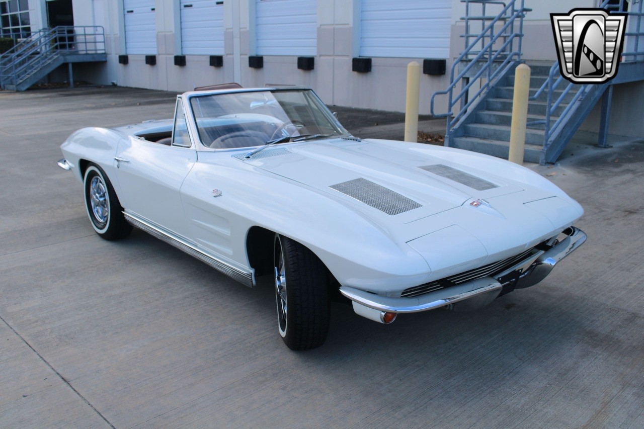 Chevrolet-Corvette-1963-convertible-27