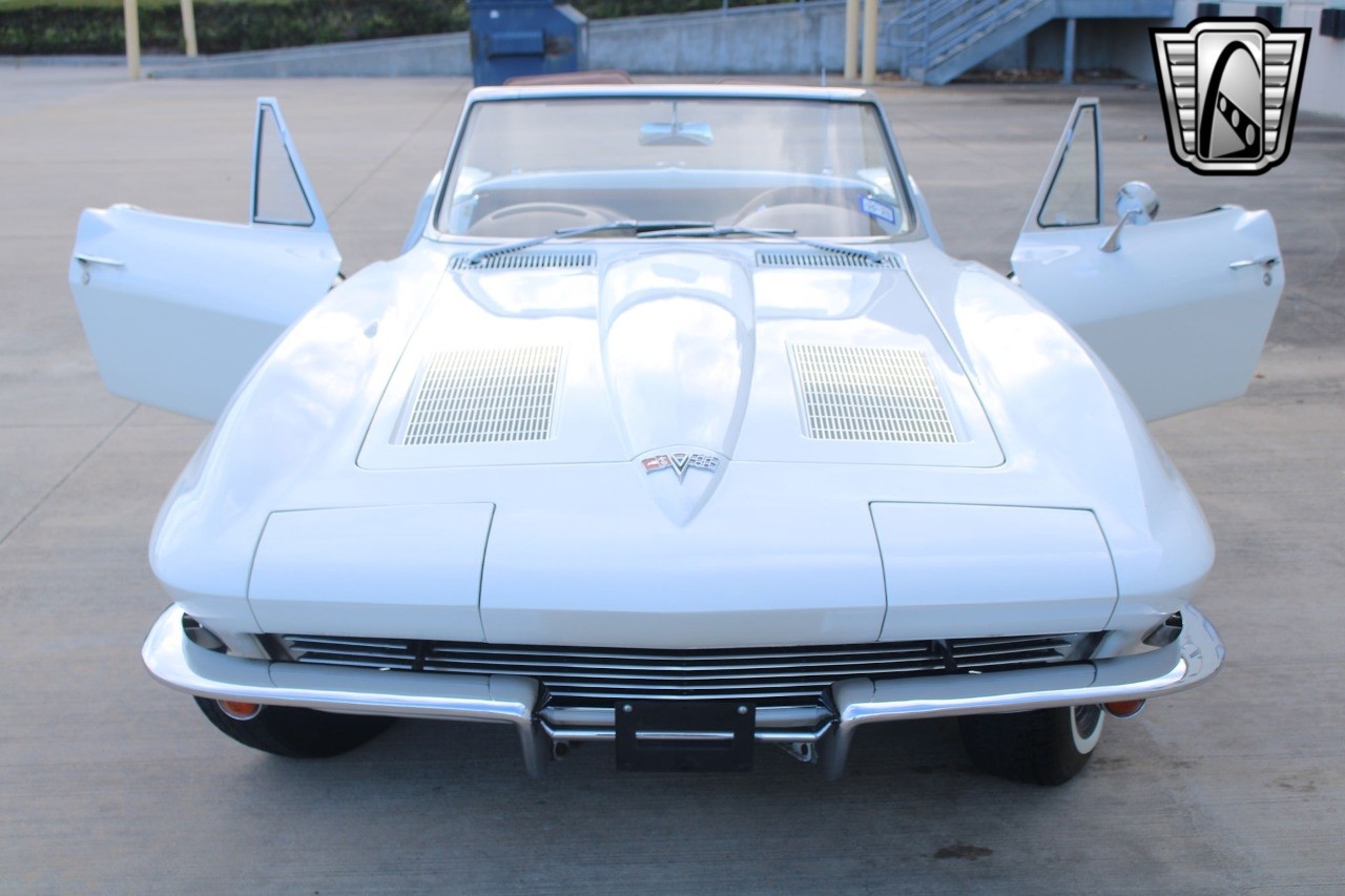 Chevrolet-Corvette-1963-convertible-28