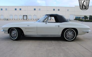 Chevrolet-Corvette-1963-convertible-33