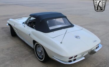 Chevrolet-Corvette-1963-convertible-34