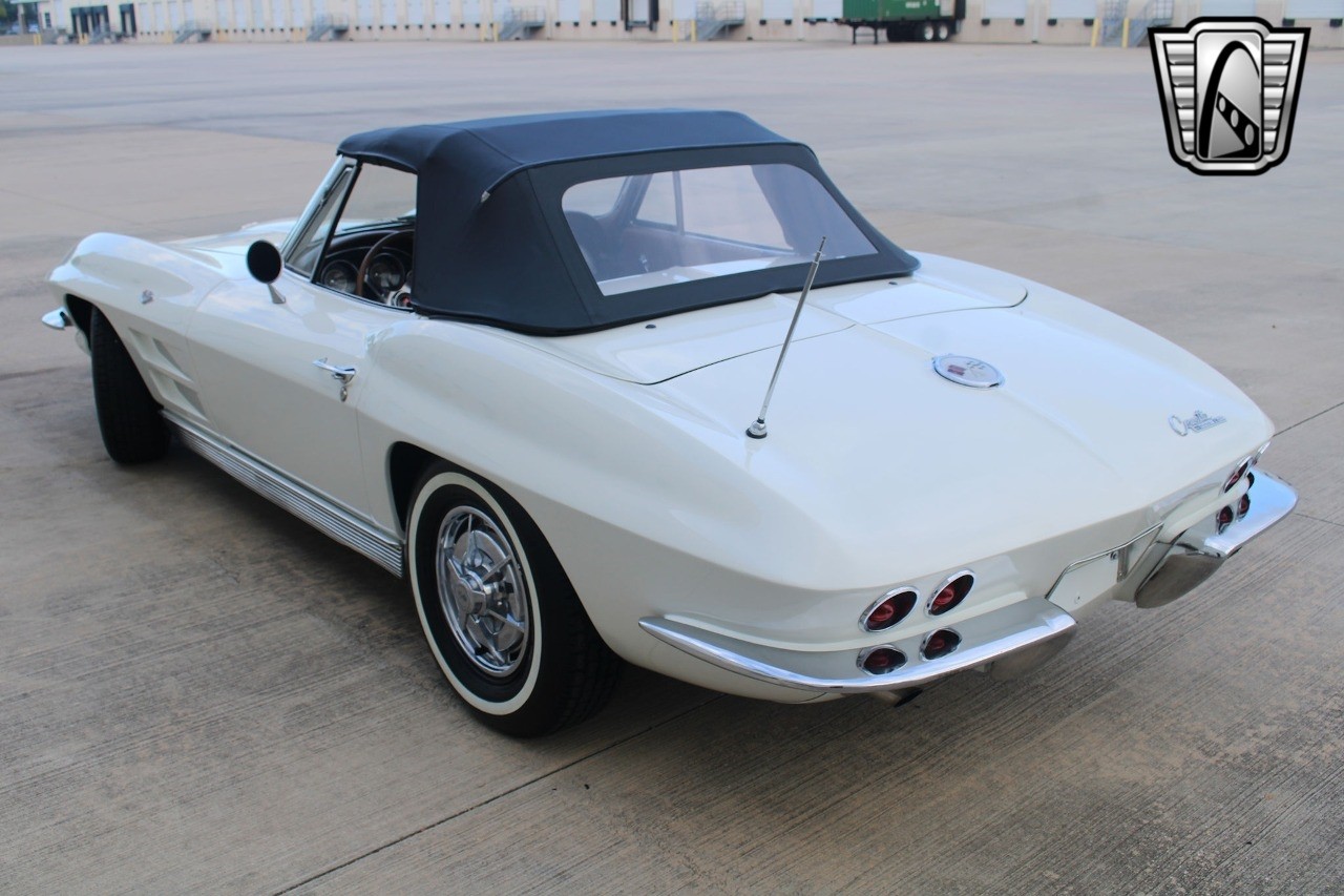 Chevrolet-Corvette-1963-convertible-35