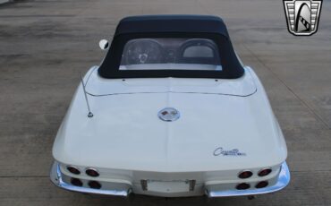 Chevrolet-Corvette-1963-convertible-37