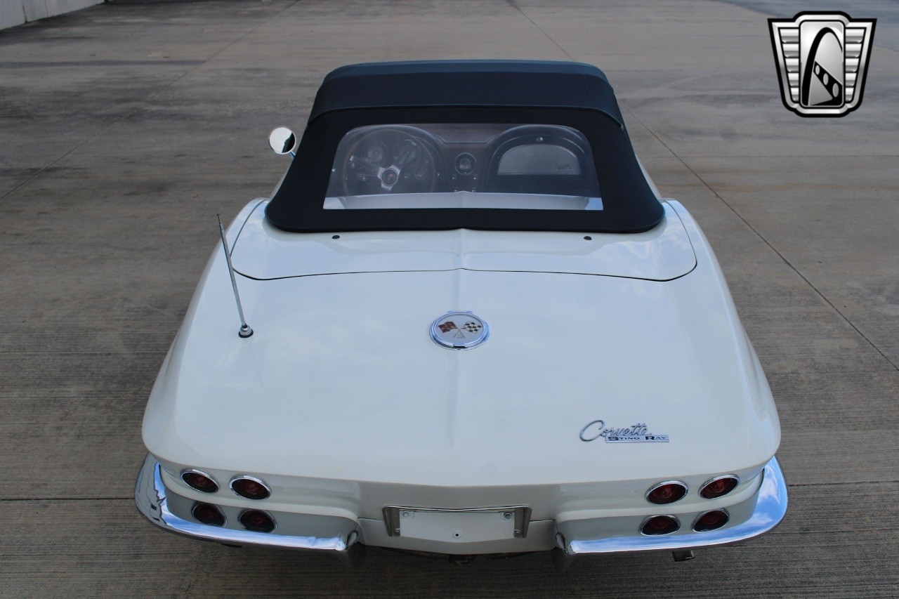 Chevrolet-Corvette-1963-convertible-37