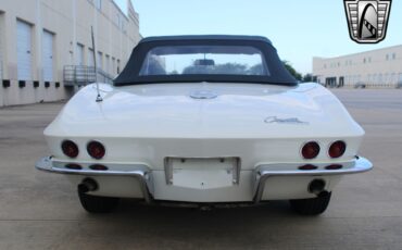 Chevrolet-Corvette-1963-convertible-39