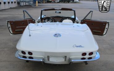 Chevrolet-Corvette-1963-convertible-6
