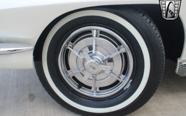 Chevrolet-Corvette-1963-convertible-8