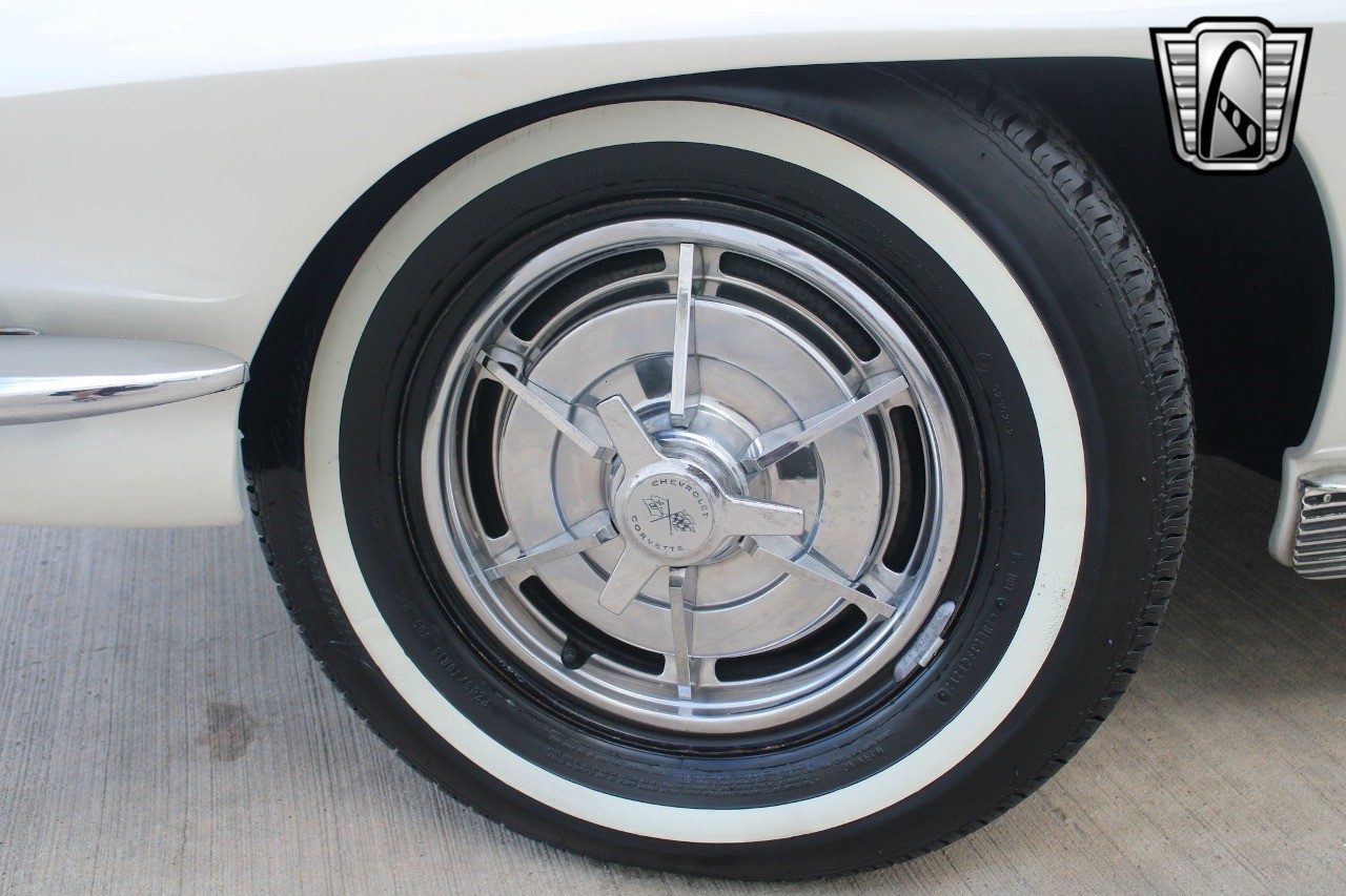 Chevrolet-Corvette-1963-convertible-8
