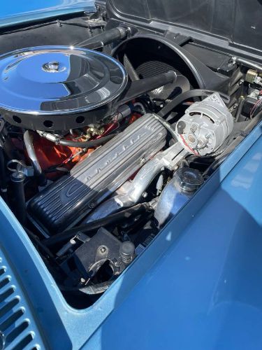 Chevrolet-Corvette-1964-5