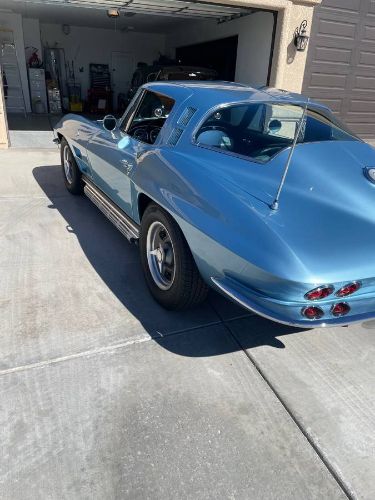 Chevrolet-Corvette-1964-8