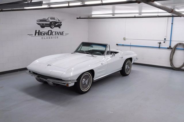 Chevrolet-Corvette-1964-Convertible-1