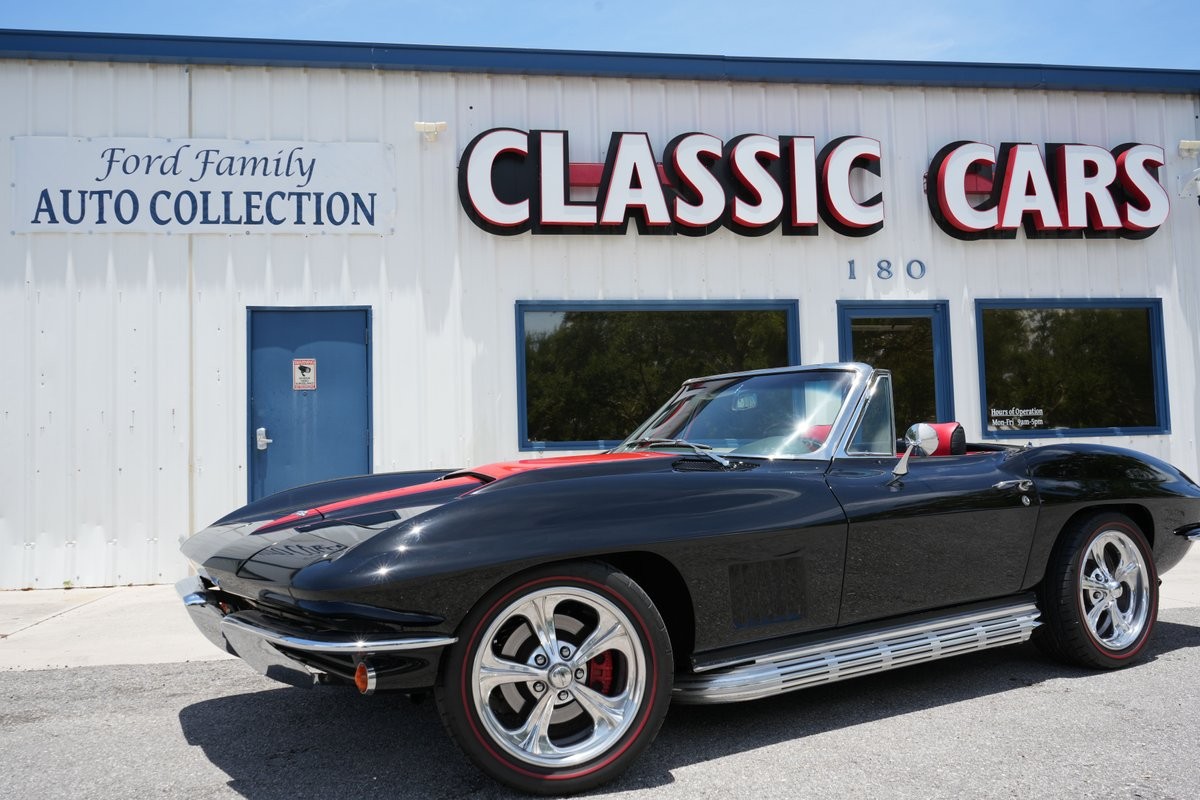 Chevrolet-Corvette-1964-Convertible-1