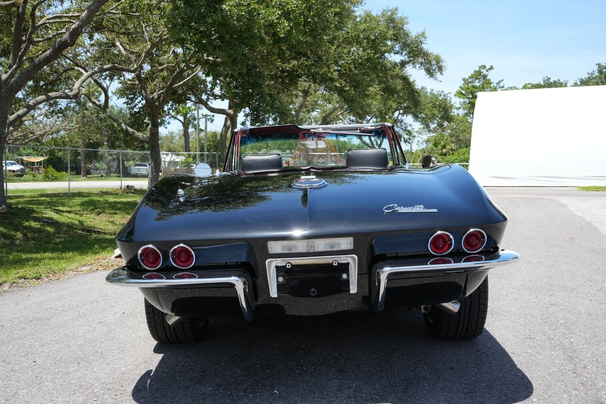 Chevrolet-Corvette-1964-Convertible-10