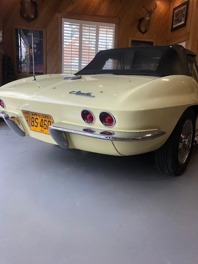 Chevrolet-Corvette-1964-Convertible-10
