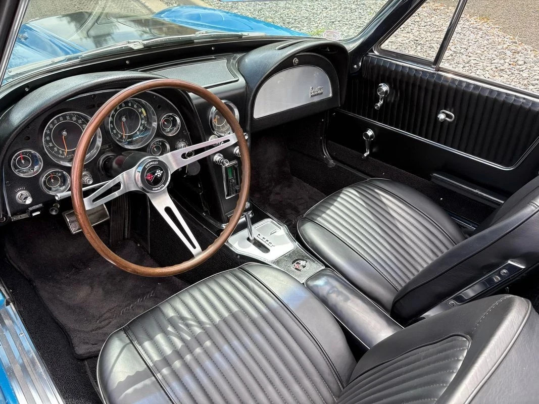 Chevrolet-Corvette-1964-Convertible-10