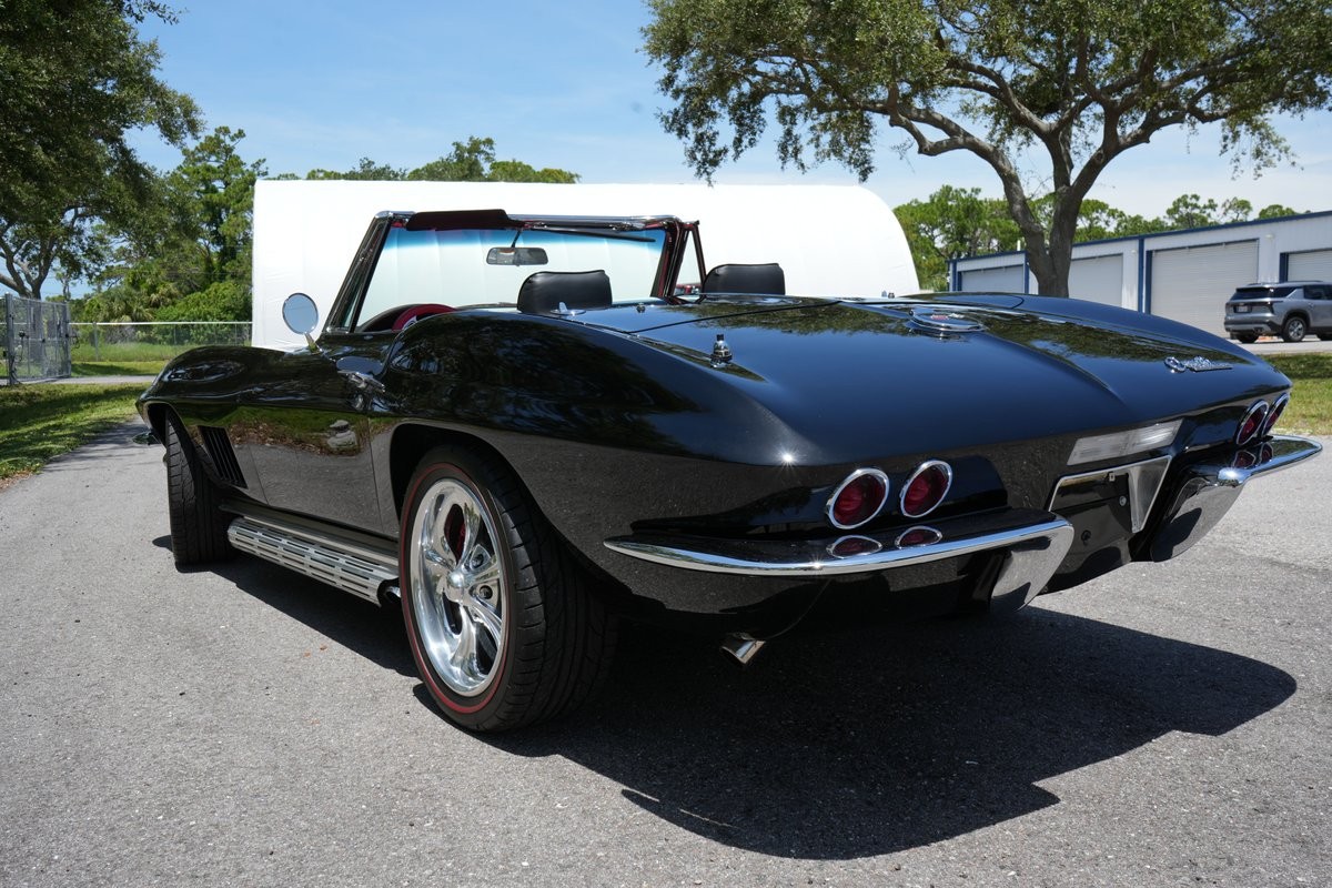Chevrolet-Corvette-1964-Convertible-11