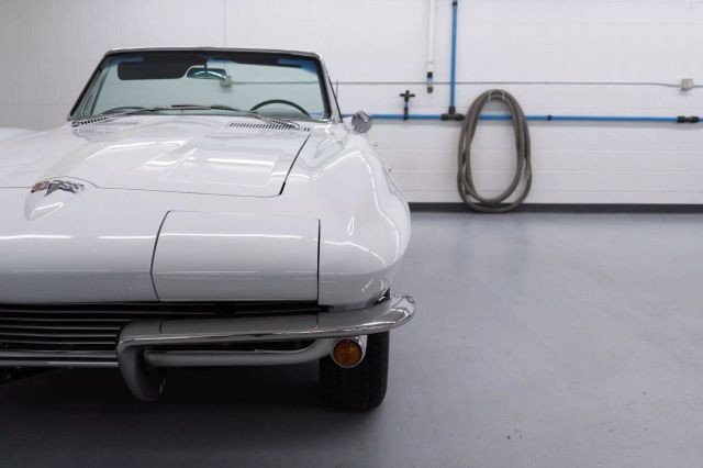 Chevrolet-Corvette-1964-Convertible-12