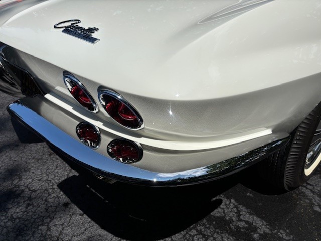 Chevrolet-Corvette-1964-Convertible-13