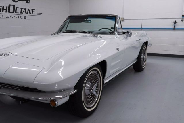 Chevrolet-Corvette-1964-Convertible-13