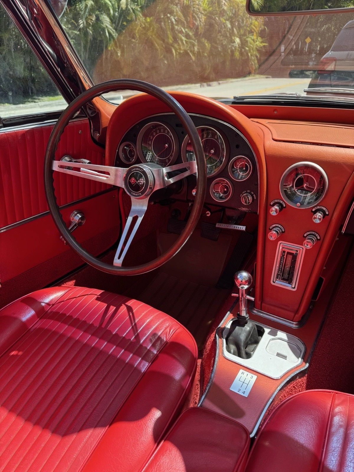 Chevrolet-Corvette-1964-Convertible-19