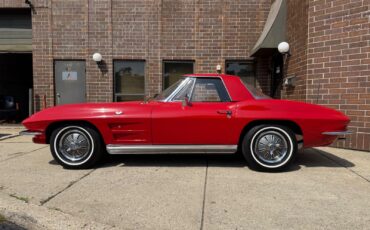 Chevrolet-Corvette-1964-Convertible-2