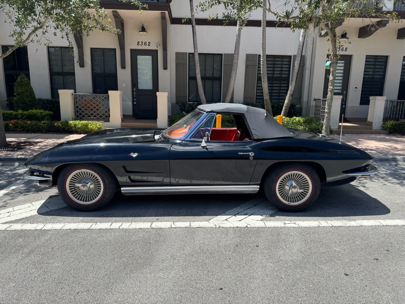 Chevrolet-Corvette-1964-Convertible-2