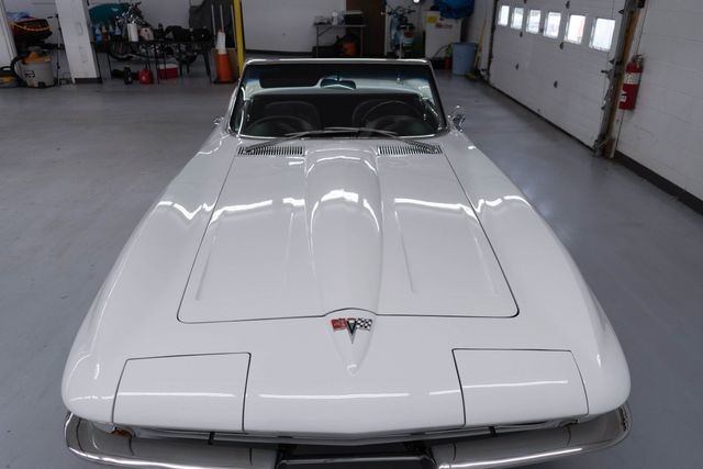Chevrolet-Corvette-1964-Convertible-21