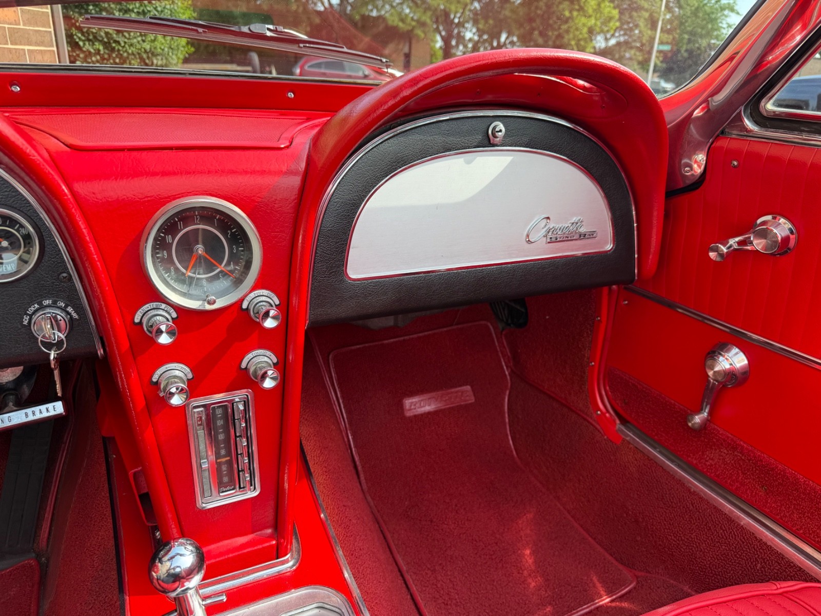Chevrolet-Corvette-1964-Convertible-25