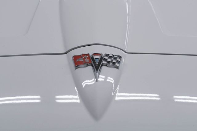 Chevrolet-Corvette-1964-Convertible-25