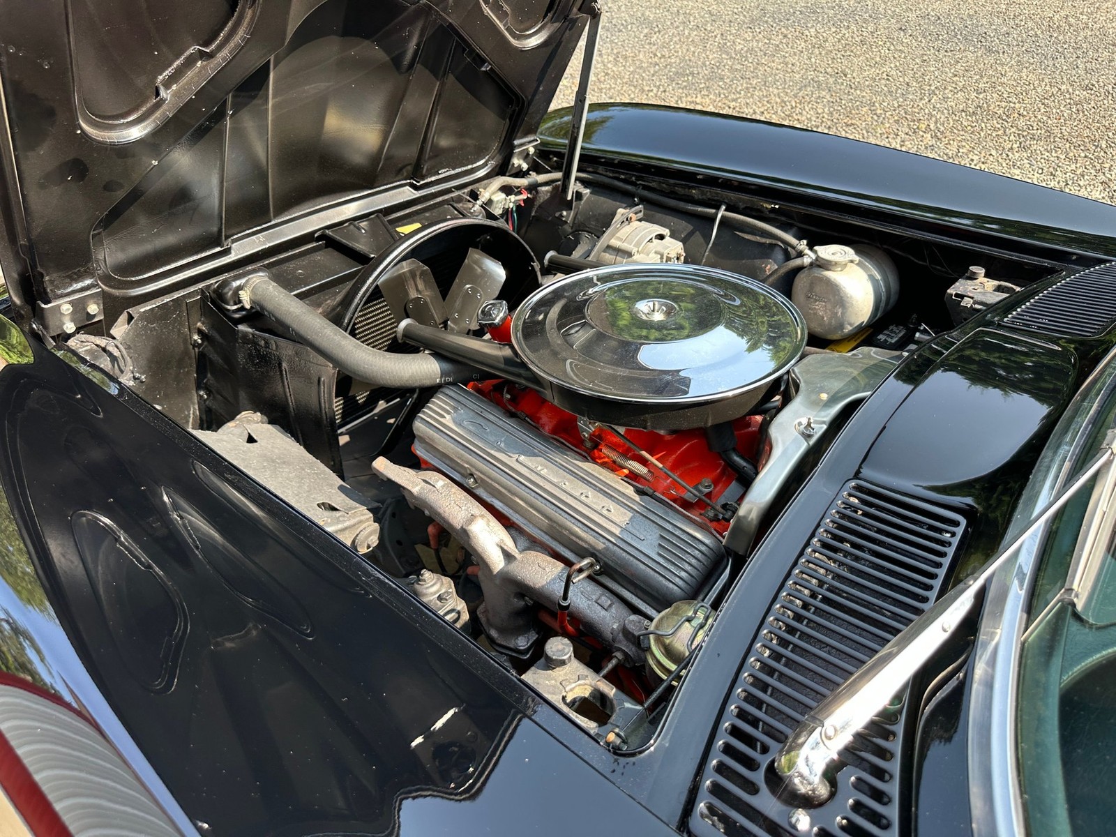 Chevrolet-Corvette-1964-Convertible-26