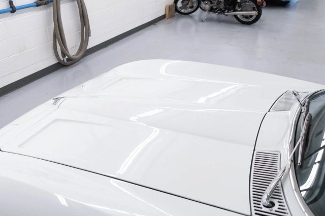 Chevrolet-Corvette-1964-Convertible-26