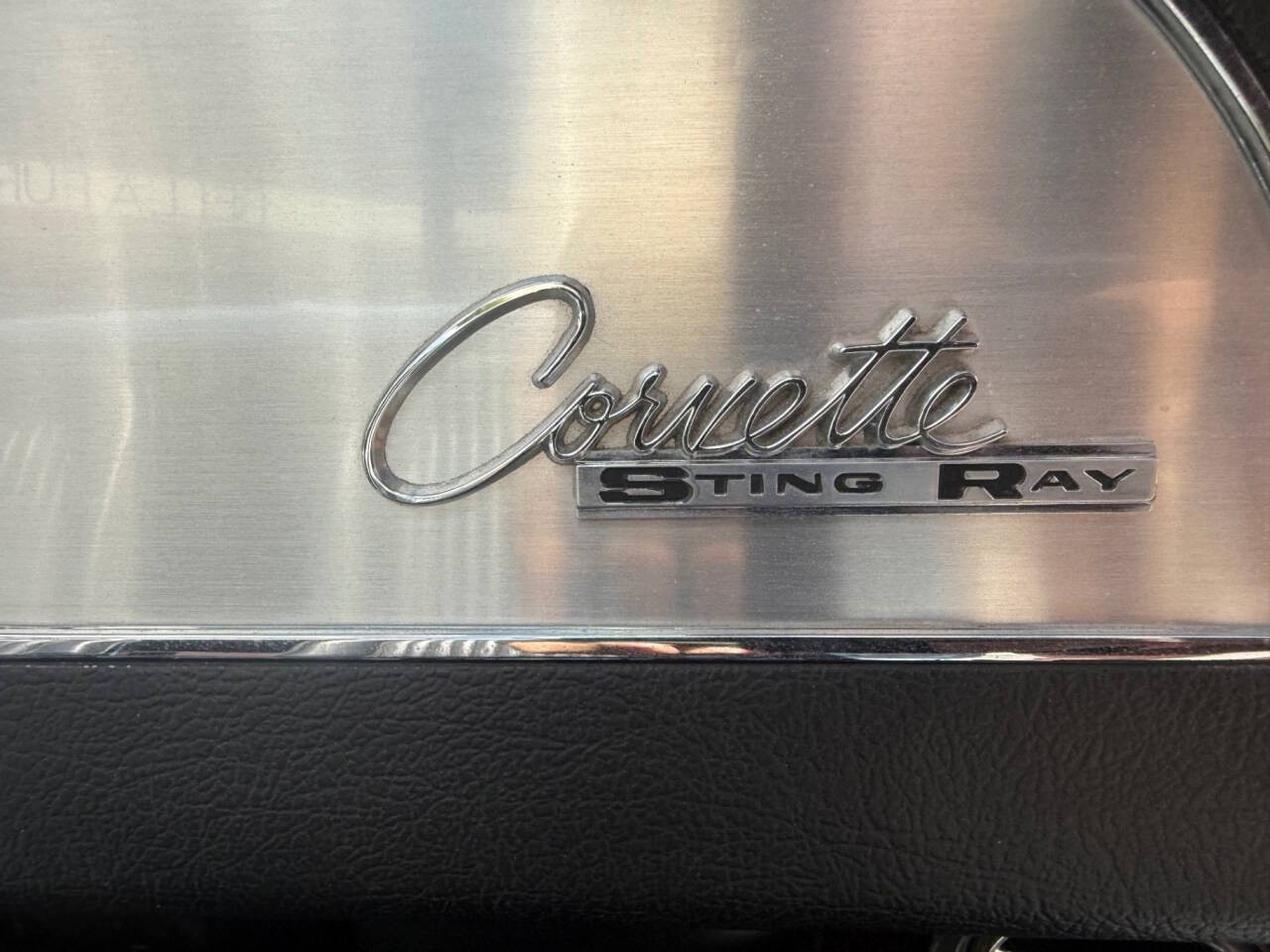Chevrolet-Corvette-1964-Convertible-27